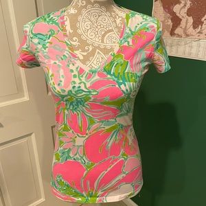 Lilly Pulitzer V-neck Tee Shirt XS